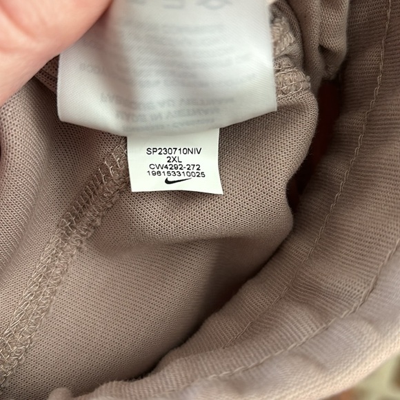 Women’s Nike Tech Jogger Pants, XXL, Diffused Taupe/ Black - Picture 11 of 11